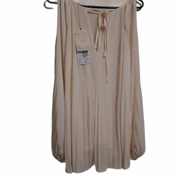 Entro med blouse LS NWT cold shoulders - Picture 7 of 14